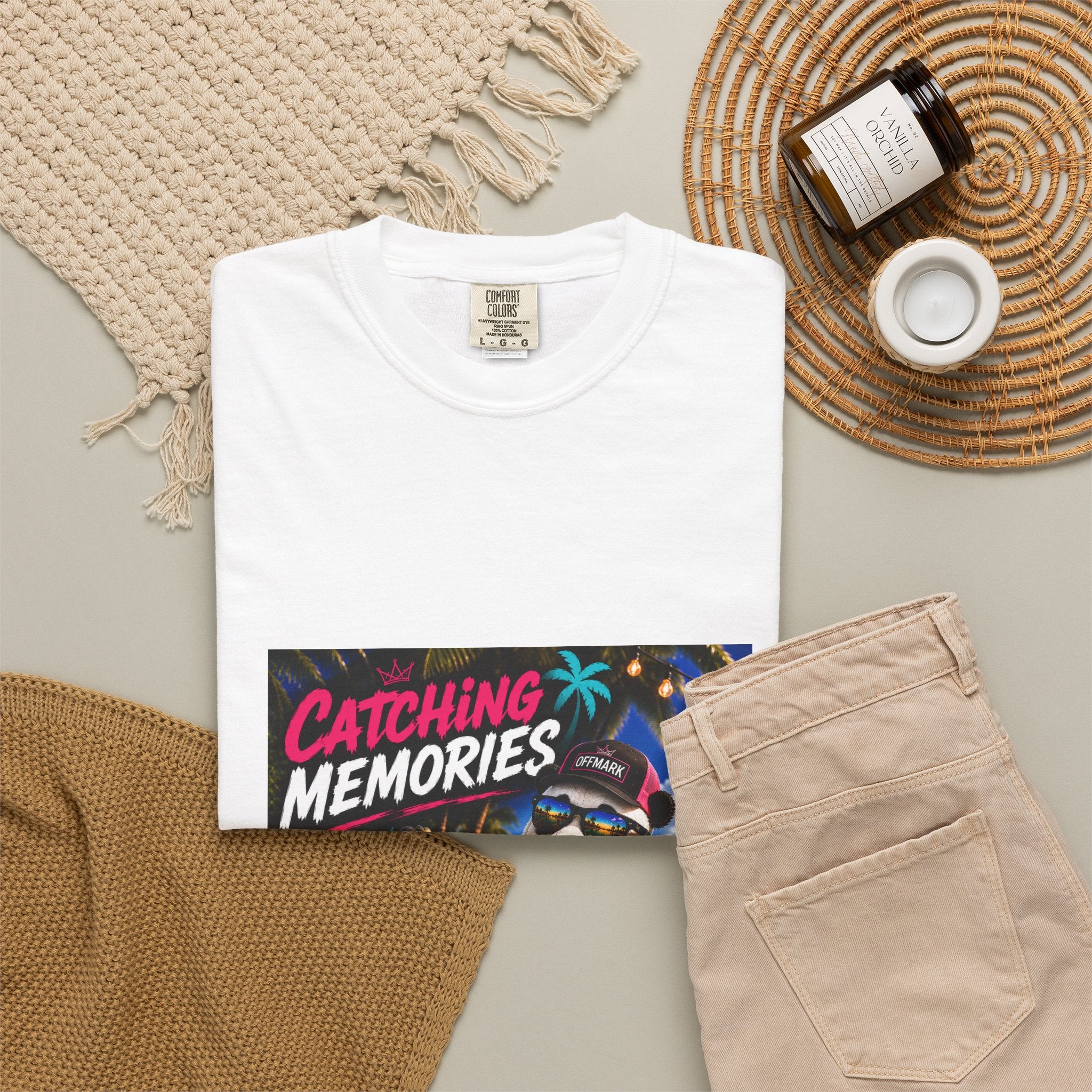 "Catching Memories"-T-Shirt-RIP the Panda Bear